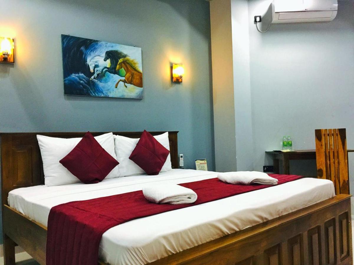 Sp Tourist Hotel Jaffna Exterior photo