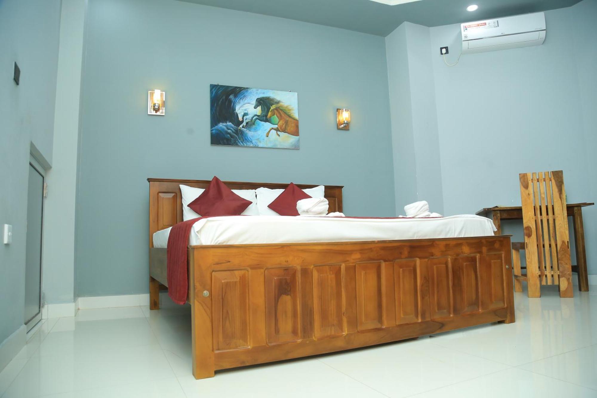 Sp Tourist Hotel Jaffna Exterior photo