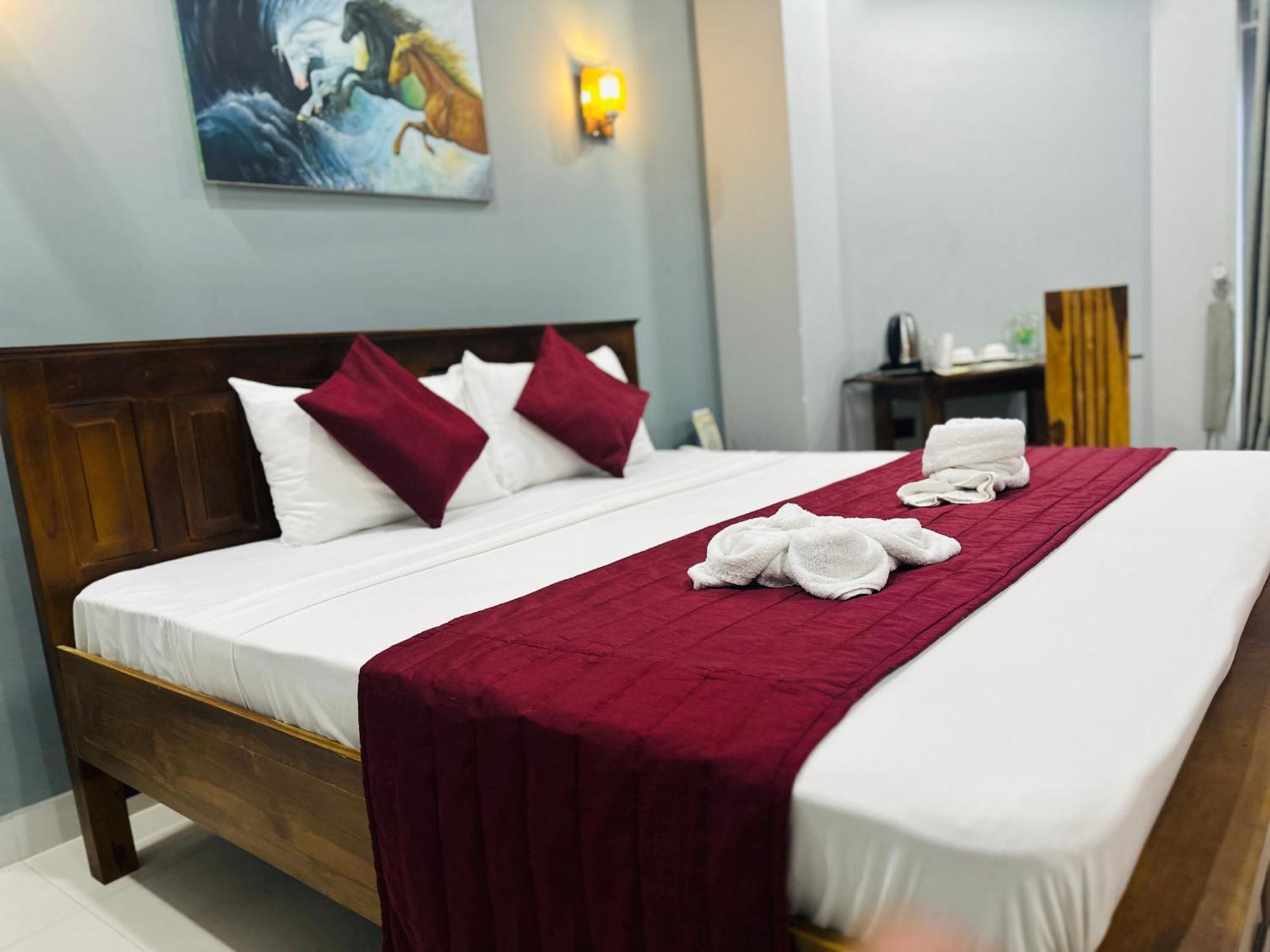 Sp Tourist Hotel Jaffna Exterior photo