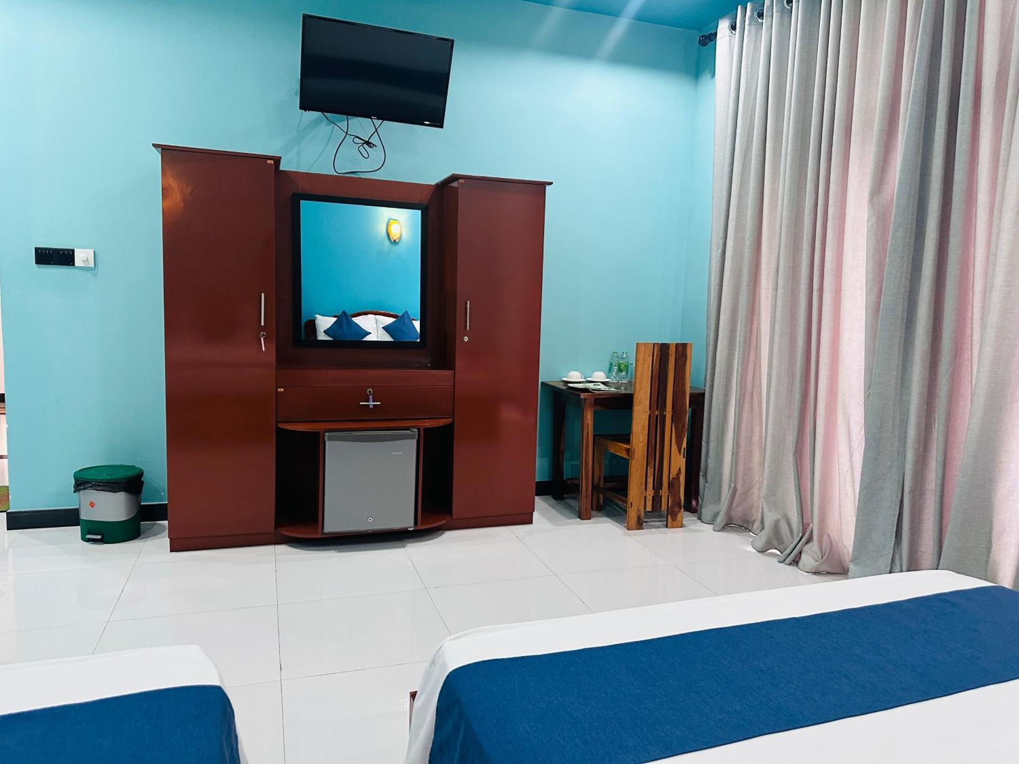 Sp Tourist Hotel Jaffna Exterior photo